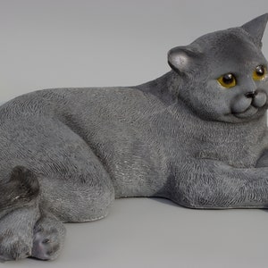 British Shorthair Cat *Unique Pet Memorial Sculpture *Large Funeral Grave Statue *Outdoor Garden Decor *Kitty Loss Keepsake Remembrance Gift