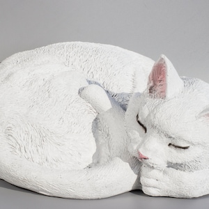 White Cat Statue *Memorial Pet Figurine *Sleeping Cat Loss Sculpture *Unique Funeral Grave Keepsake *Outdoor Home Garden Remembrance Decor