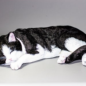 Tuxedo Cat Urn *Cremation Urn Pet Ashes *Black White Sleeping Cat Memorial Custom Paint *Grave Decor Sculpture *Sympathy Gift Statue Outdoor