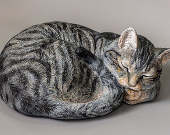 Urna di gatto a strisce * Ricordo commemorativo dell'animale domestico * Urna crematoria per ceneri * Statua di animale Vernice personalizzata * Decorazione tomba * Figura di gatto addormentato * Regalo di simpatia