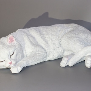 White Sleeping Cat Statue *Keepsake Memorial Garden *Pet Loss Grave Decor Large *Funeral Sculpture Outdoor *Artistic Figure Condolence Gifts