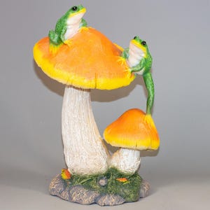 Mushroom Frog Statue Outdoor *Figurine Garden Decorations *Toad Sculpture Family Gifts *Forest Backyard Flowerbed Keepsake *Artificial Plant