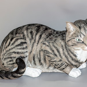 Unique Urn Pet Ashes *Cremation Statue Striped Cat Custom Paint *Keepsake Memorial *Animal Grave Decor *Sympathy Gift Art *Funeral Sculpture