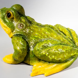 Statue Frog Large *Garden Toad Feng Shui Gift *Wildlife Animal Figure *Outdoor Back Yard Decor *Green Amphibian Sculpture Flowerbed Keepsake