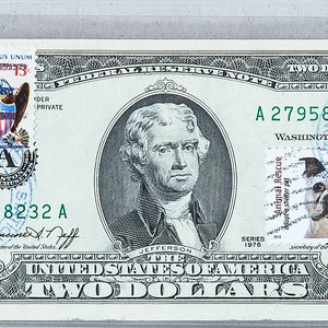 Geld US *Zwei Dollar Briefmarken *2 Dollar Scheine *Papiergeld Währung *Federal Reserve Bank Note *USPS Stempel Hund Sammlerstück *Geschenk für Tierliebhaber