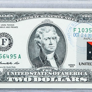 Zwei Dollar Briefmarken *US 2 Dollar Schein *Papiergeld Währung Gem UNC *Federal Reserve Bank Note *Glücksgeld Dekor Geschenk *Papua-Neu-Guinea Flagge