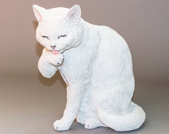 Sitting Cat Statue *Memorial Pet Sculpture *White Grave Ornament Realistic *Outdoor Garden Decor *Animal Loss Keepsake *Figure Sympathy Gift