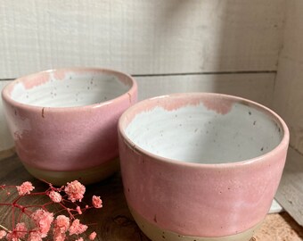 Zwei Becher Keramik rosè Natur