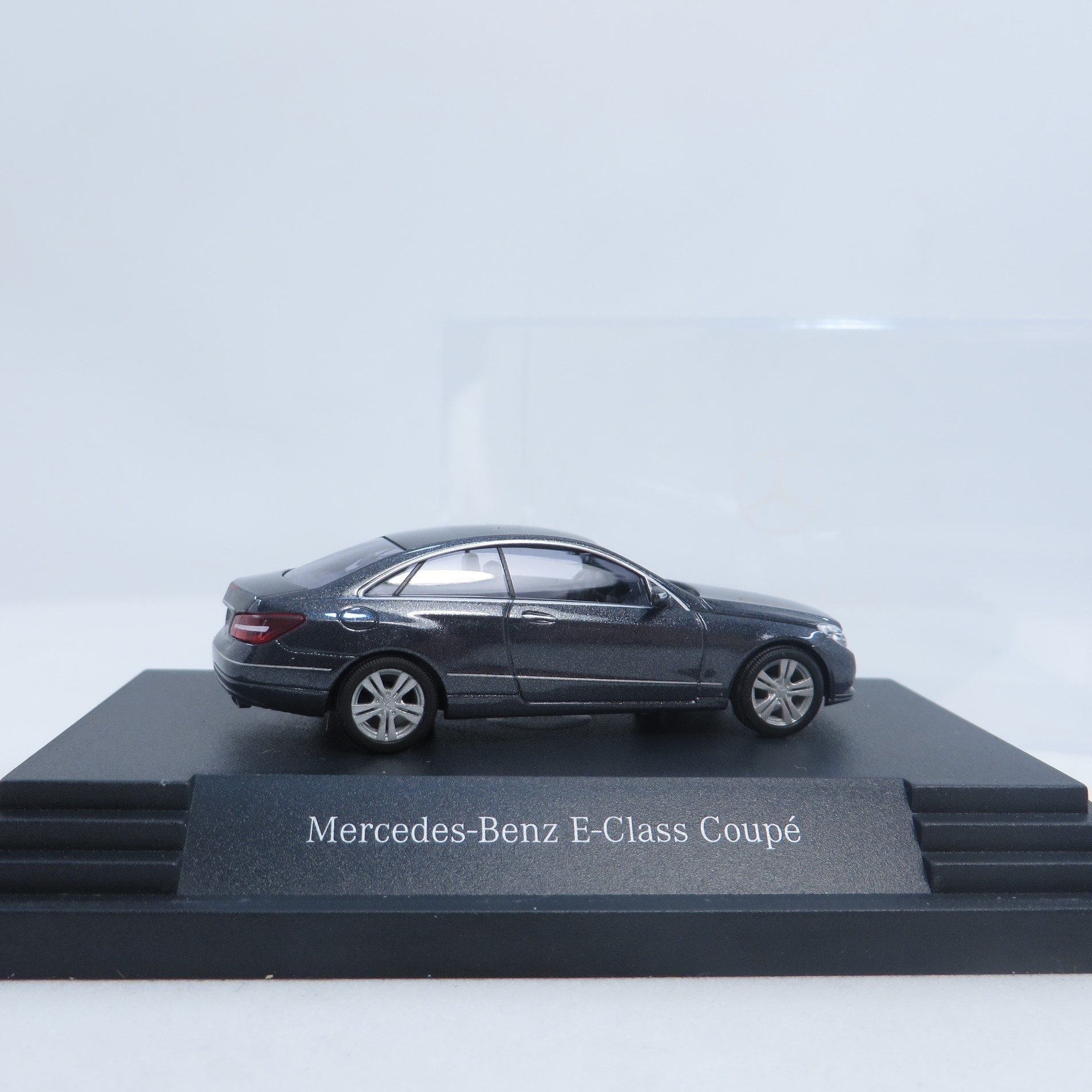 Mercedes Benz E-class Coupe (C207) 2009-2017. Scale 1/87 H0