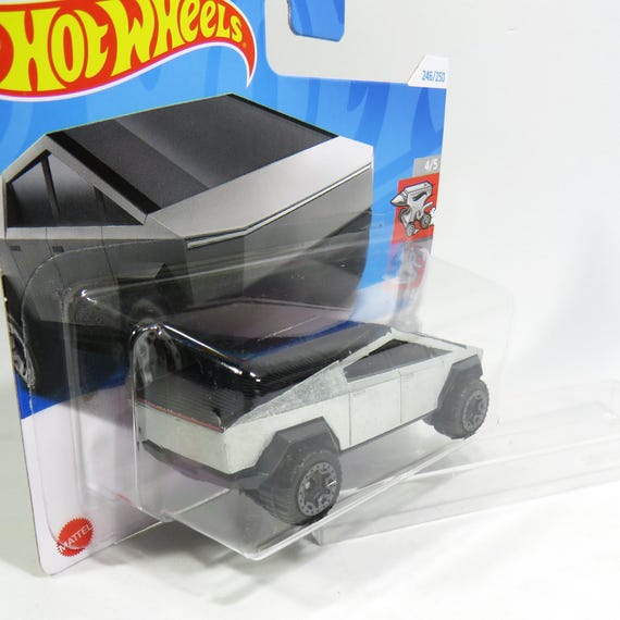 ホットウィールTesla Cybertruck 3台セット Amazon.com: Hot Wheels 2022 HW Hot Trucks Tesla Cybertruck 49/250