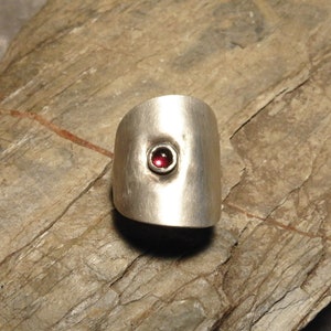 Bague bijoux couverts en argent 800/ avec grenat, rhodolite image 3