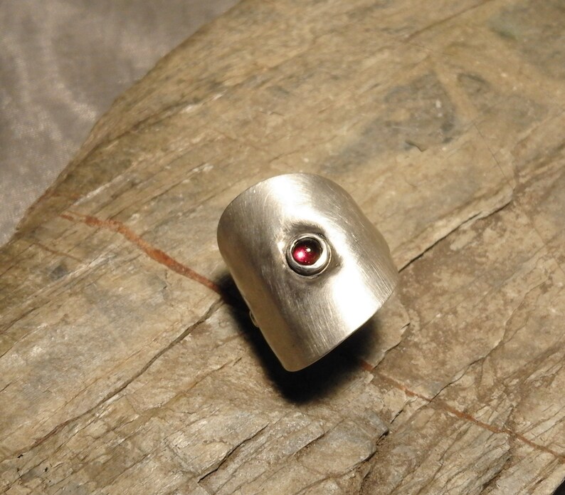 Bague bijoux couverts en argent 800/ avec grenat, rhodolite image 2