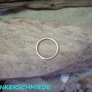 Goldener Ring 333/ Gelbgold, 2 mm Bild 2