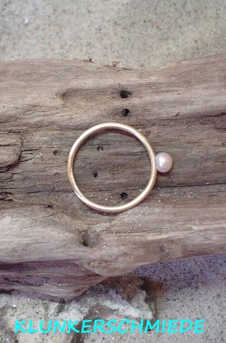 Pearl ring, princess on, no with the pearl Yellow gold ring 333 with freshwater pearl image 3