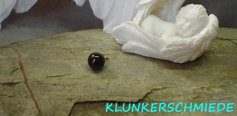 Onyx bead for mourning as a stick pin image 1
