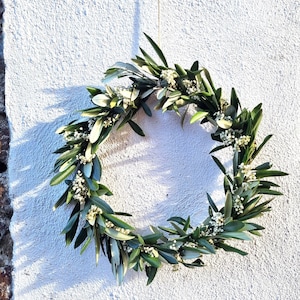 Olive branches gypsophila ripening