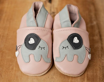 Kruipschoenen, babykruipschoenen, leren babyslofjes, kruipslofjes gemaakt van leren babyschoentjes