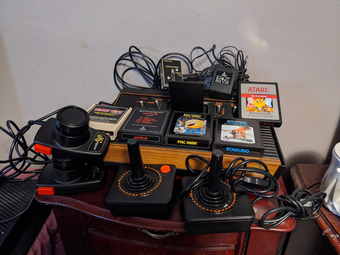 FREE SHIPPING  Vintage Atari CX2600A Game Console with 2 image 0