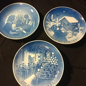 Vintage Set of 3-  Bing & Grondahl Denmark Copenhagen Porcelain Decorative 7-1/8&quot; Christmas Plates