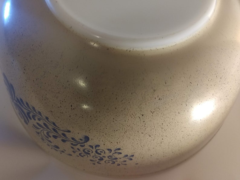 Vintage Set of 4 Homestead Natural Beige Background with Blue Onion Floral Print Pyrex Nesting Mixing Bowls
