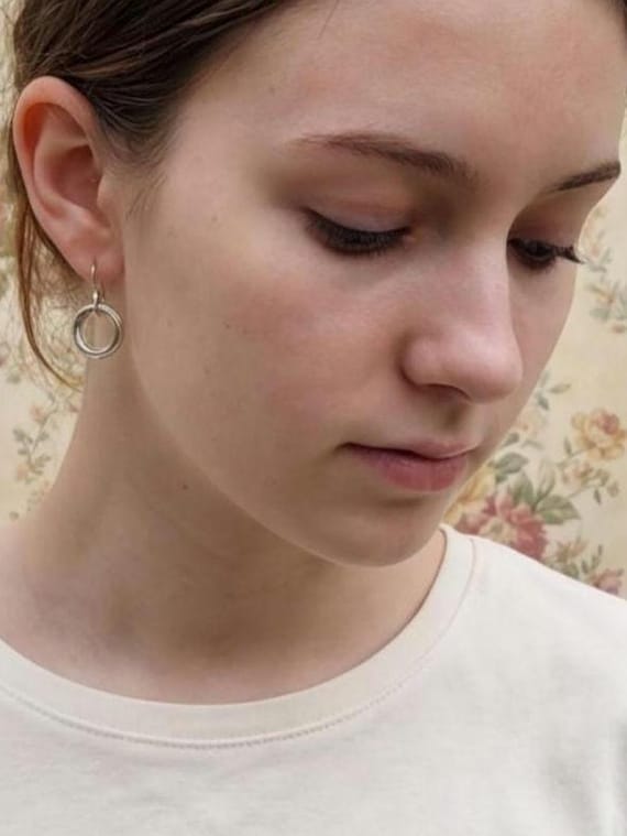 Y2K Shiny Dangles, Millennial Glamour Jewelry, Vintage Earrings