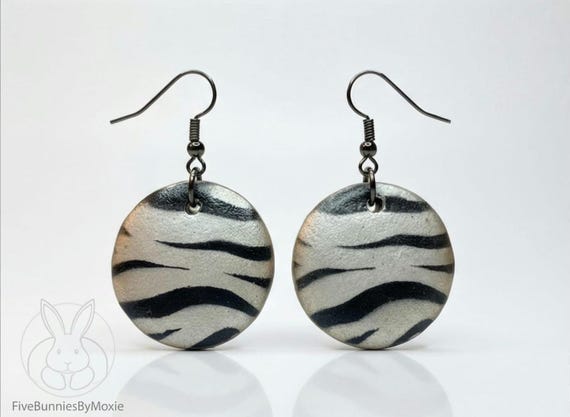 Y2K Shiny Dangles, Millennial Glamour Jewelry, Vintage Earrings