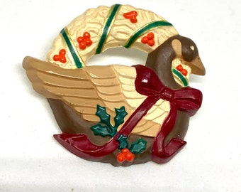 Vintage Hallmark Christmas Goose Wreath Holiday christmas Pin