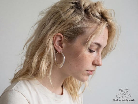 Y2K Shiny Dangles, Millennial Glamour Jewelry, Vintage Earrings