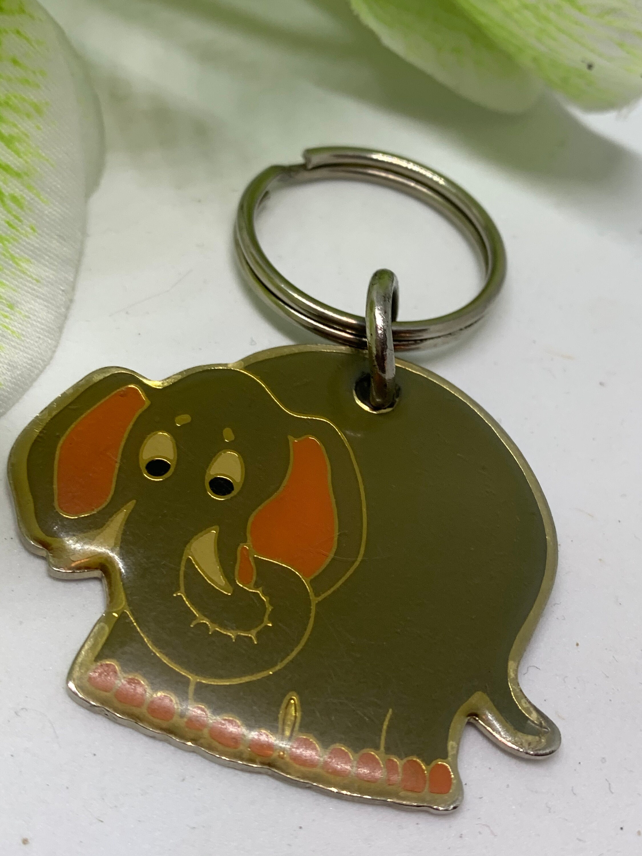 Adorable Elephant Enamel Key Ring, 70s Vintage Keychain signed SWB Taiwan