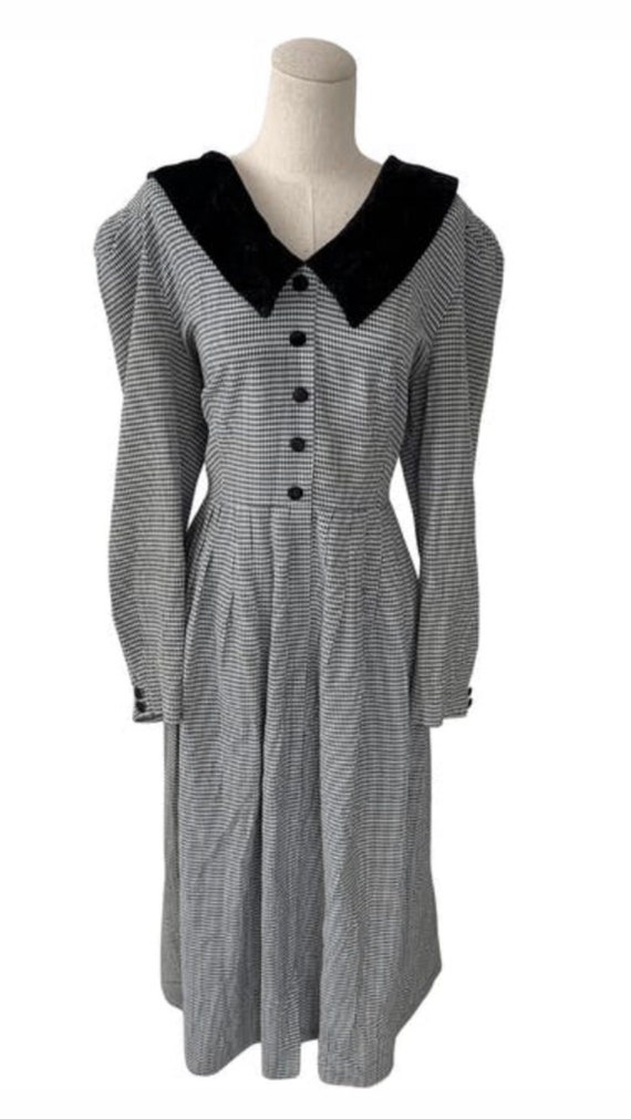 Houndstooth Black White Check Dress with Big Black Velvet SWEETHEART COLLAR, Perfect Holiday Dress