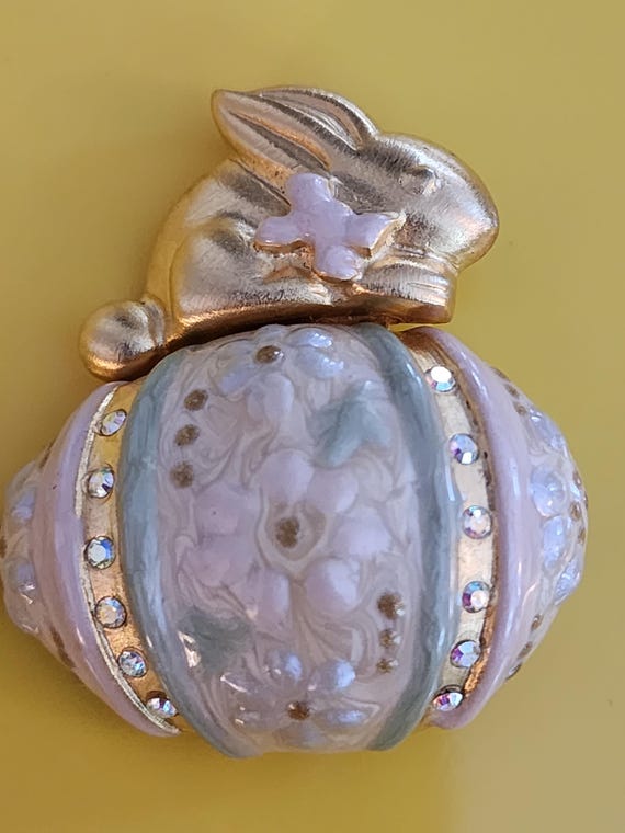 Vintage Bunny Rabbit on and Easter Egg Enamel Brooch Pin, Matte Gold tone, signed