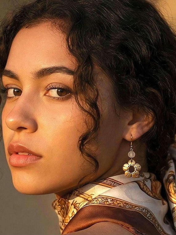 Y2K Shiny Floral Dangles, Millennial Glamour Jewelry, Vintage Earrings