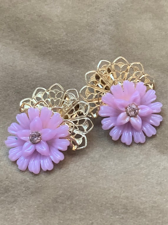 Dainty Pink lilac Classic Coro Flower Earrings with Fancy Golden Openwork Signed Clip ons, Just in Time for Easter and Springtime!