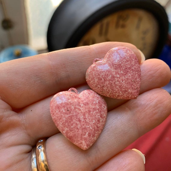 Pretty in Pink Spatter Paint Romantic Heart Vintage Clip On Earrings