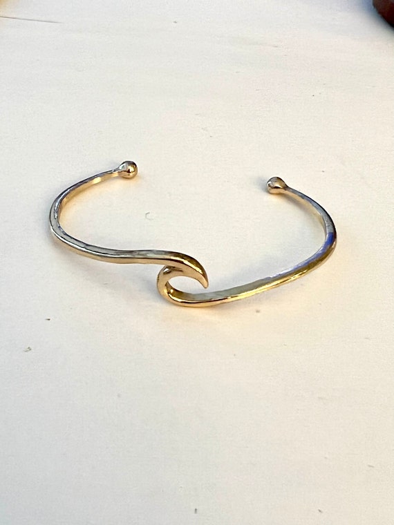 Thin Gold Bracelet with Minimalist Modernist Swirl, 70 Costume Jewelry, mid century disco cuff bracelet