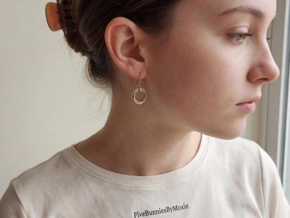 Y2K Shiny Dangles, Millennial Glamour Jewelry, Vintage Earrings