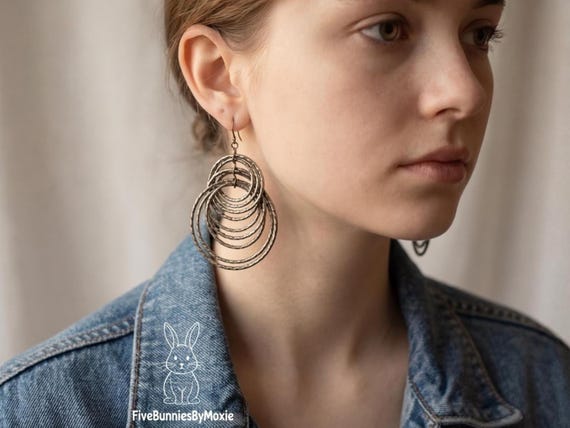 Y2K Shiny Dangles, Millennial Glamour Jewelry, Vintage Earrings