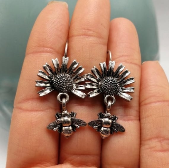 Bumblebee On a Sunflower Earrings, Super Cute Vintage Silver Tone Bee Bug and Flower Dangles