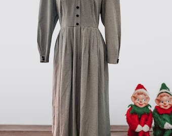 Vintage Check Holiday Dress with Velvet Sweetheart Collar, Size 12