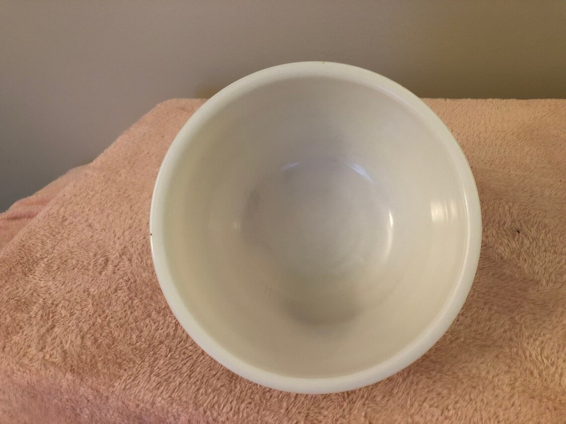 Vintage White Glass Mixing Bowls 3 Varying Sizes Etsy India