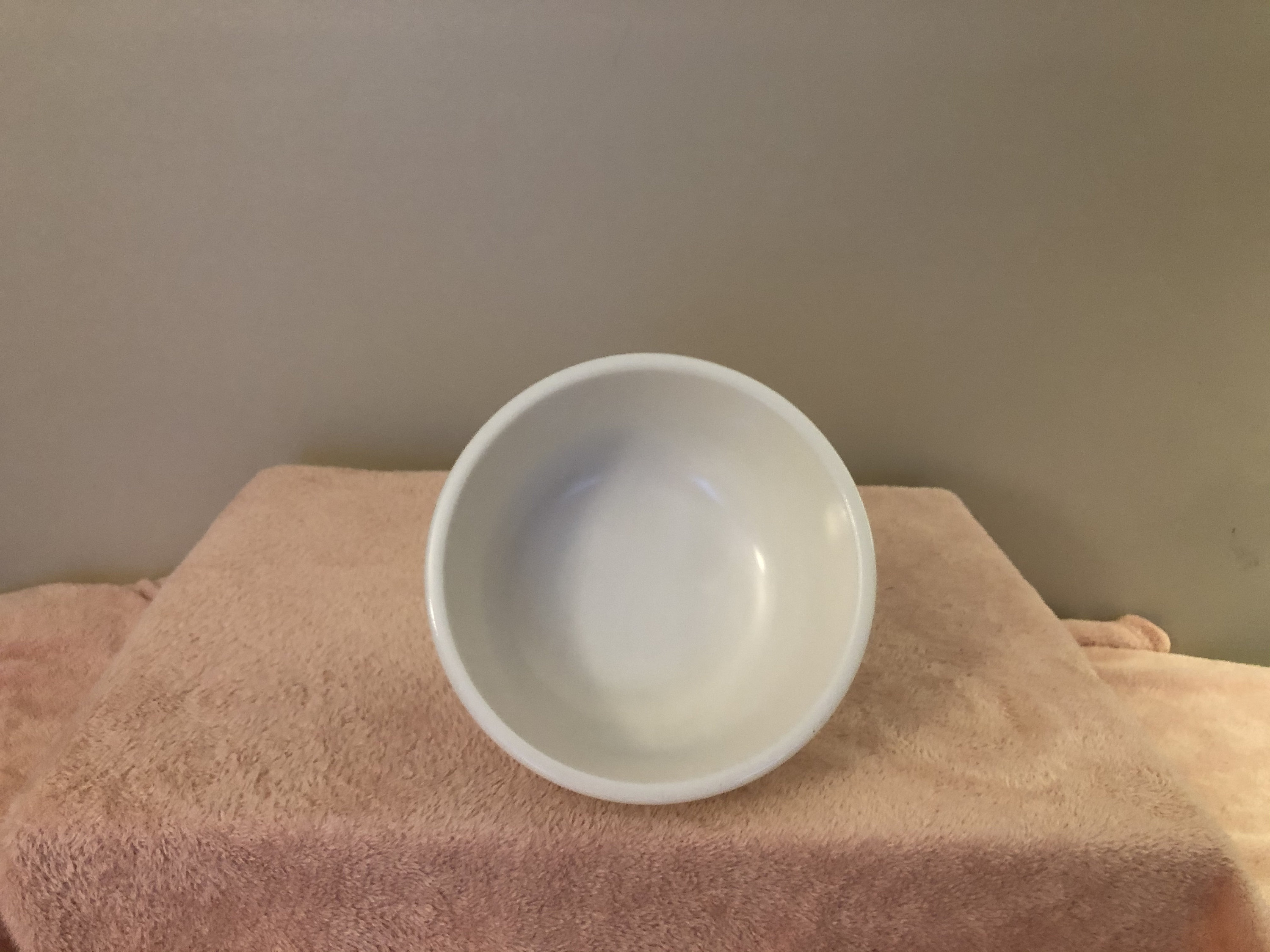 Vintage White Glass Mixing Bowls 3 varying sizes Etsy