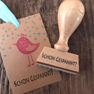 Stempel SCHON GESPANNT? Überraschung für Geschenk, Holzstempel für Spannung