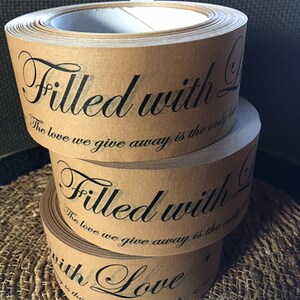 Papierklebeband FILLED WITH LOVE, bedrucktes Klebeband mit Botschaft und Zitat, nachhaltige Verpackung für Geschenke und Pakete afbeelding 4