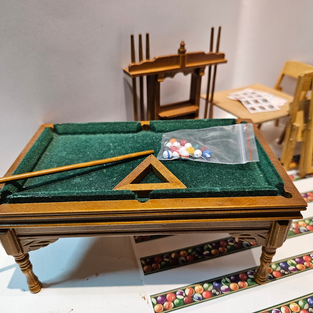 Miniature Dollhouse Pool Table,cue Rack, Balls,wallpaper Border and