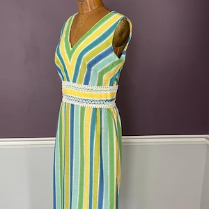 Fun 70s Seersucker Vneck Maxi Dress XXS