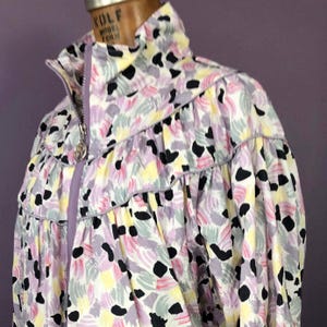 Fun 90s Ruched Abstract Print Windbreaker