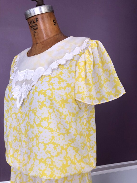 DeLovely 80s does 30s Tulip Sleeve Ditsy Floral … - image 5