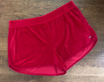 Delish Velour Delphin Booty Shorts in Rot Hollister XL