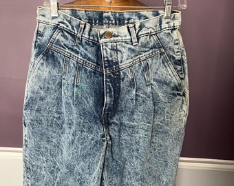VTG Acid Wash, Passe und Plissee, hohe Taille, konisches Bein, Barrel Jean