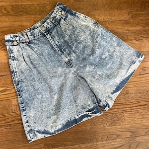 90s W’s Acid Wash, Pleated, High Waist, Wide Leg, Vintage Lightweight Denim Shorts, Women’s Jorts, Jean Short